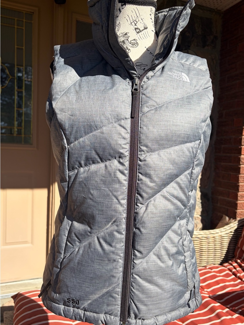The North Face Size Small Grey Quilted Down Vest Women's 550 Fill EUC